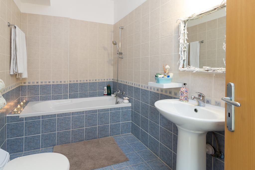 Elena Court Apt 401 Apartment Larnaca Ngoại thất bức ảnh